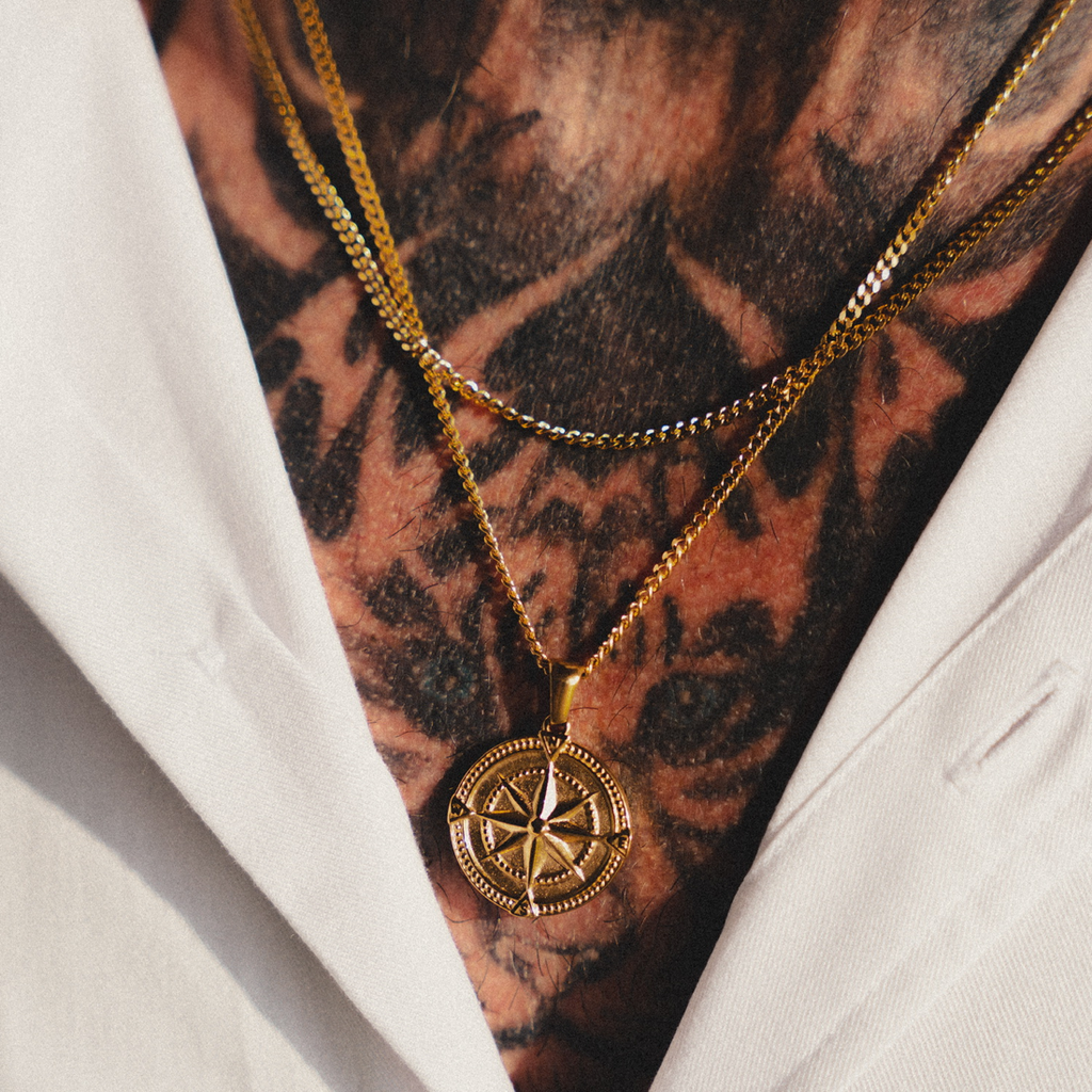 Colar Bússola em Ouro 18K