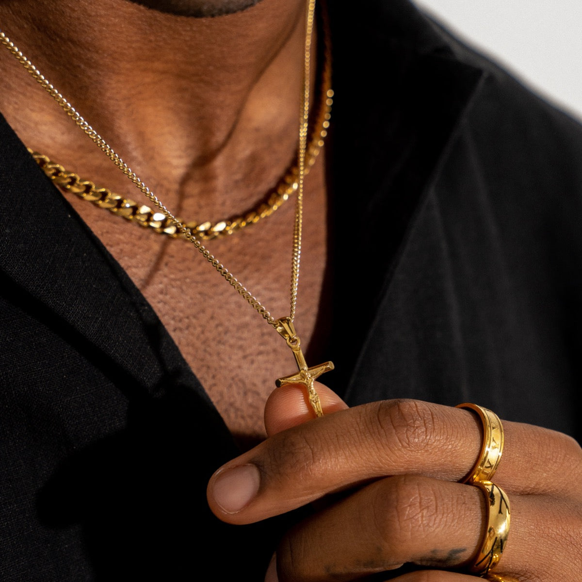 Colar de Cruz em Ouro 18K